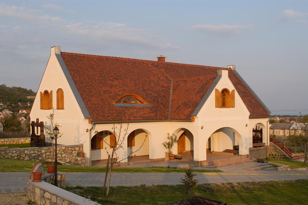 Figula Vendeghaz Hotel Balatonfüred Екстериор снимка