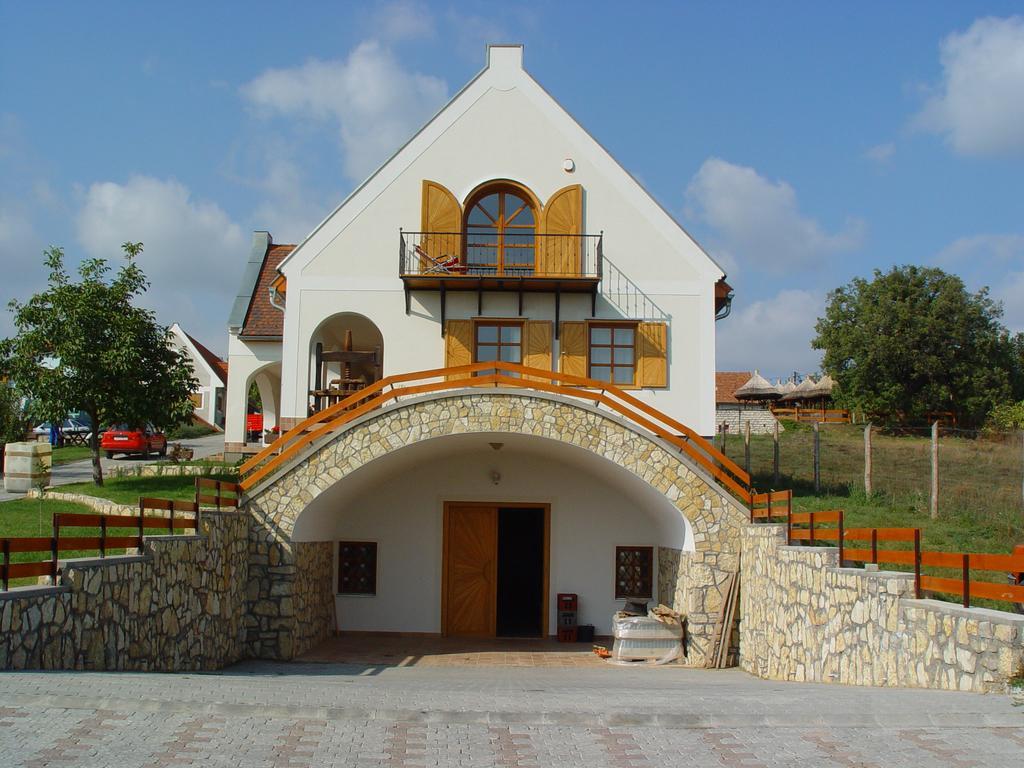 Figula Vendeghaz Hotel Balatonfüred Екстериор снимка