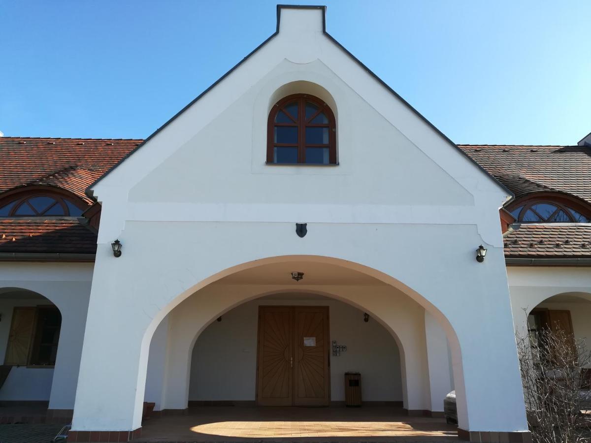 Figula Vendeghaz Hotel Balatonfüred Екстериор снимка